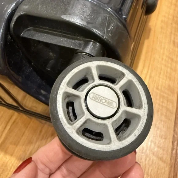 Rimowa SALSA AIR MULTIWHEEL 26" 65L Luggage - Picture 12 of 13